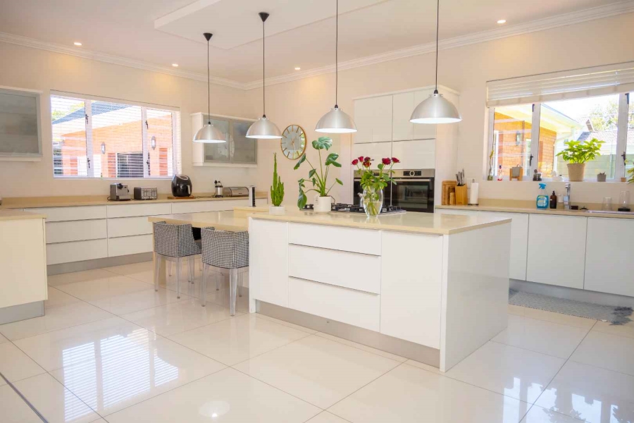 5 Bedroom Property for Sale in Walmer Eastern Cape